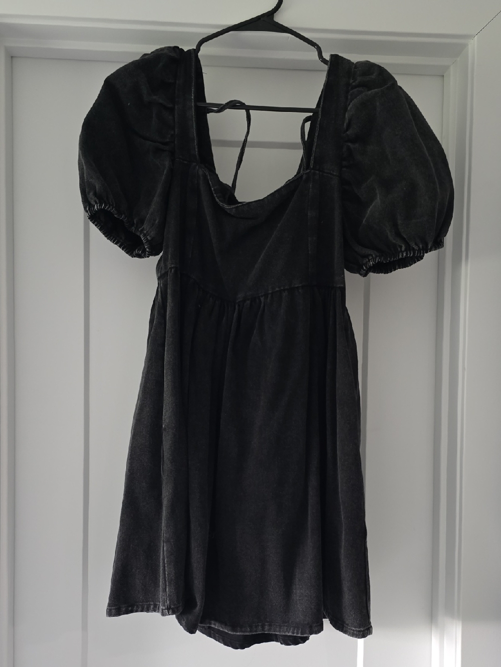 eesome Black Mini Dress with Puff Sleeves